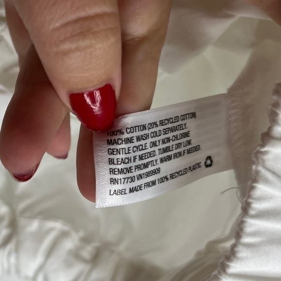 FUTURE COLLECTIVE White Long Sleeve Collared Blouse Size Medium - Picture 5 of 7